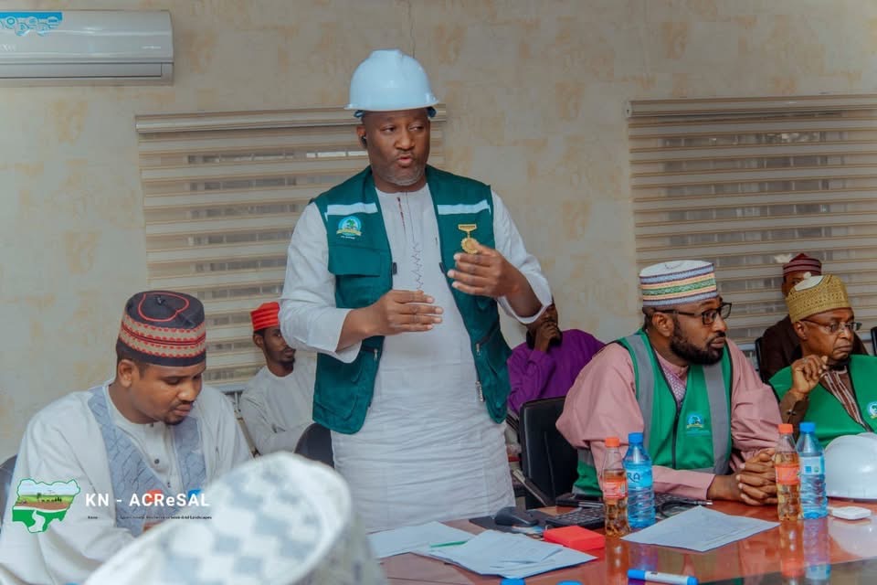 DEVELOPED A DIGITAL REPORTING TOOL FOR WASTE DUMPS AND EROSION SITES, ENABLING CITIZENS TO GEO-TAG HAZARDS AND FEED REAL-TIME DATA INTO THE RESPONSE DASHBOARD